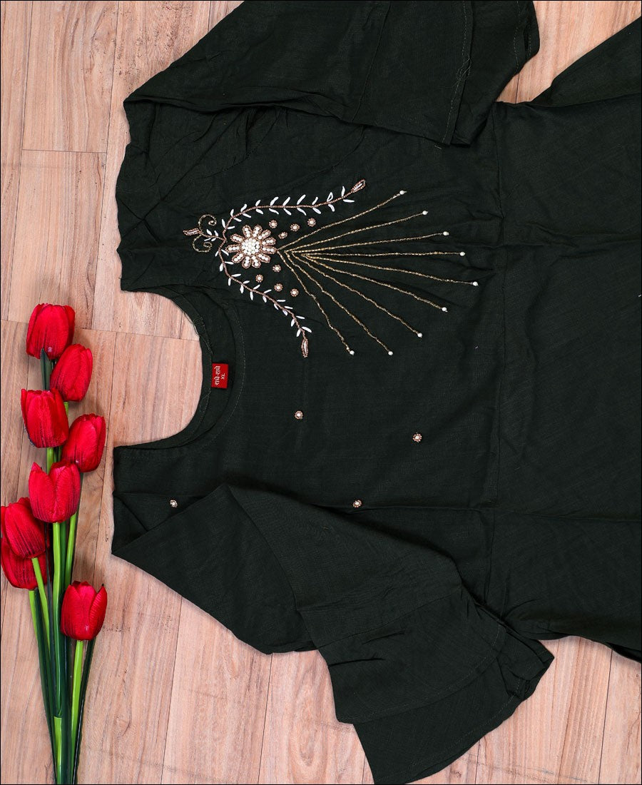 Green Coloured Cotton Hand Work Kurti